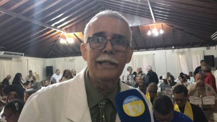"Las acciones que se están tomando en el HCM son necesarias y deben ser vistas desde un enfoque sereno y con tranquilidad. No aspiramos a ninguna retribución, sino que consideramos que estas medidas son parte de lo que regularmente debiera hacerse en nuestro hospital", afirmó Rubio.