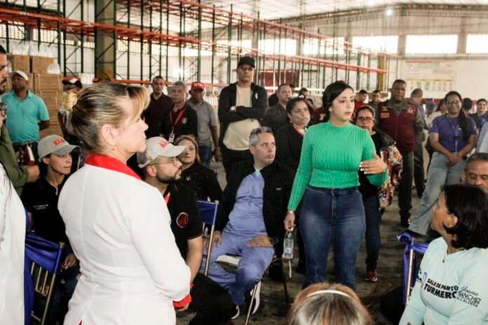 "Estamos recibiendo los insumos que van a los diferentes hospitales para fortalecer no solamente al Hospital Central de Maracay, sino la red ambulatoria del estado y por ello queremos agradecer al presidente Nicolás Maduro y a la ministra de Salud, Magaly Gutiérrez", afirmó Sánchez durante una rueda de prensa.