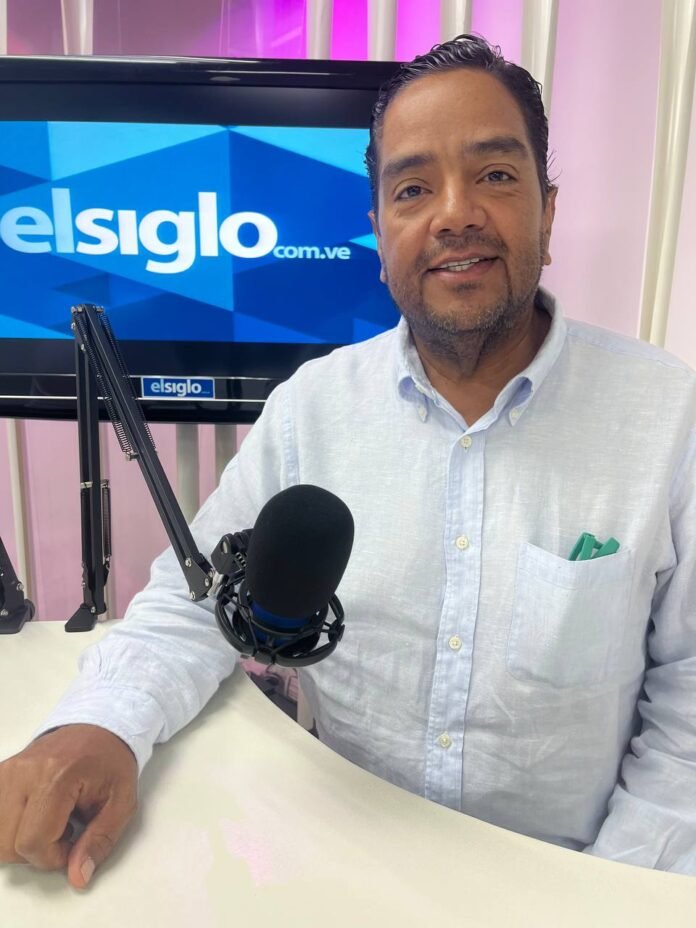 VP apuesta por la unidad opositora para Aragua Guillermo Luces, secretario general de Voluntad Popular, subrayó la relevancia estratégica de la unidad. "Para nosotros, que todos los partidos políticos que hacemos vida en la oposición y que combatimos y que estamos en contra de estas políticas que tanto daño le han hecho al país de parte del Polo Patriótico, nosotros consideramos que es de vital importancia", afirmó.