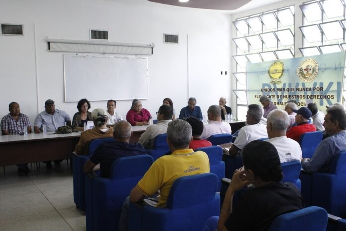 La actividad contó con la participación de representantes de la Federación Nacional de Sindicatos de Obreros y Empleados Universitarios de Venezuela (Fenasoesv), Sindicatos no Federados, la Federación Nacional de Sindicatos de Profesores Universitarios de Venezuela (Fenasipruv), la Federación de Trabajadores Universitarios de Venezuela (Fetraesuv) y la Federación de Asociaciones de Profesores Universitarios de Venezuela (Fapuc).