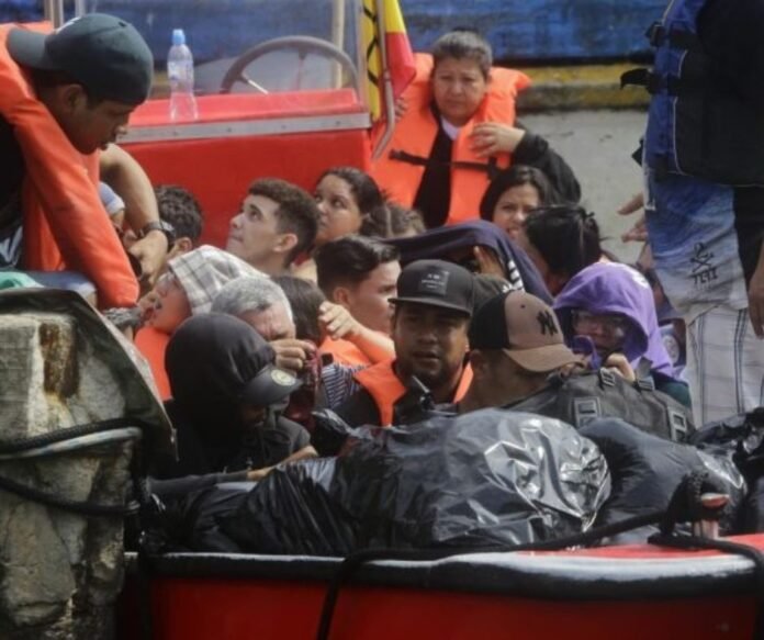 Panamá traslada por mar a migrantes que retornan tras cierre de rutas hacia EEUU