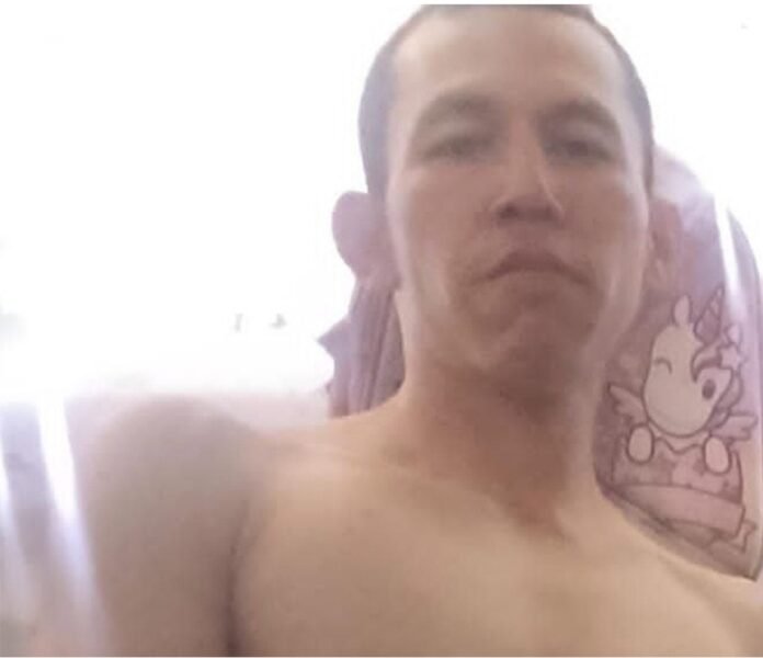 El detenido quedó identificado como Jhonatan Jesús Alai Cortez (28), y con su captura se efectuó la noche de este jueves, siendo el tercer detenido por este caso, recordando que el sábado 7 de junio habían detenido a Ariadna Desirée Flores Parra (23) y a un adolescente de nombre cifrado J.E.M.P., de 17 años.