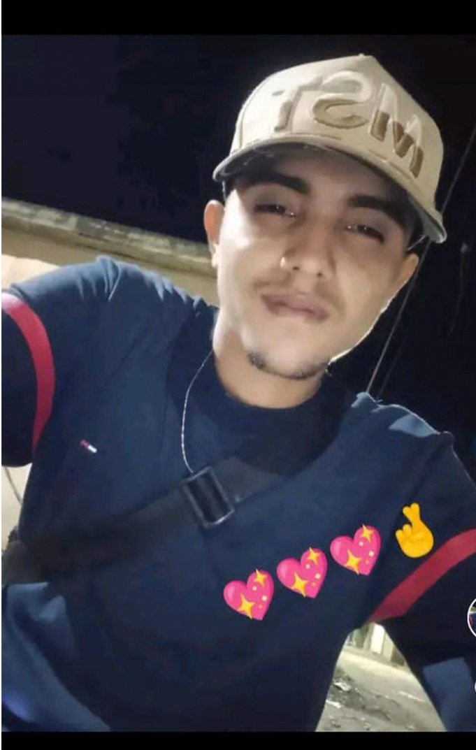 Abatido integrante de la banda delictiva "Los Chevrolet" Fuentes oficiales confirmaron que el sujeto abatido quedó identificado como Jhonny Javier Acevedo Salazar, alias "El Javielito", y el hecho ocurrió en el barrio Las Acacias.