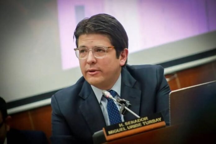 Miguel Uribe Turbay muestra mejoría tras salir de estado crítico