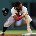 Acuña llegó a 200 robos