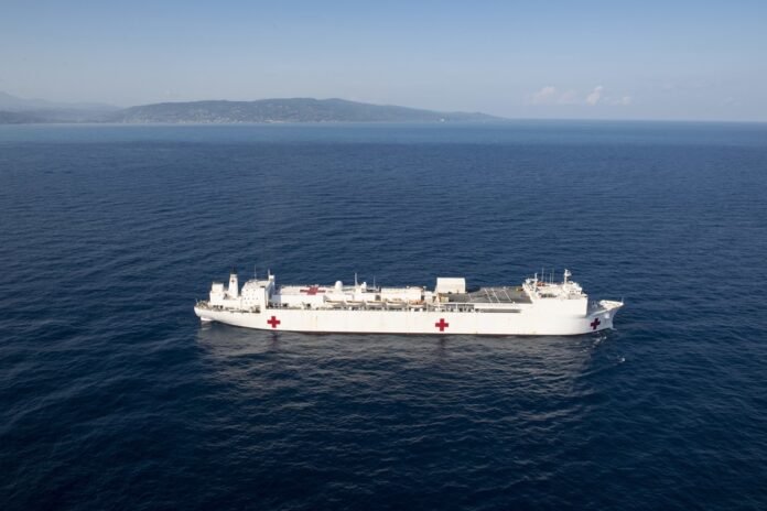 Buque hospital de la Armada de Estados Unidos comenzó gira humanitaria por Latinoamérica Buque hospital de la Armada de Estados Unidos comenzó gira humanitaria por Latinoamérica