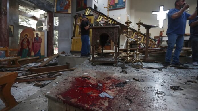 Al menos 13 muertos en un ataque atribuido a Estado Islámico contra una iglesia de Damasco Al menos 13 muertos en un ataque atribuido a Estado Islámico contra una iglesia de Damasco