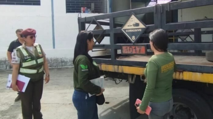 Autoridades incautan 9,7 toneladas de sustancias peligrosas para el ambiente