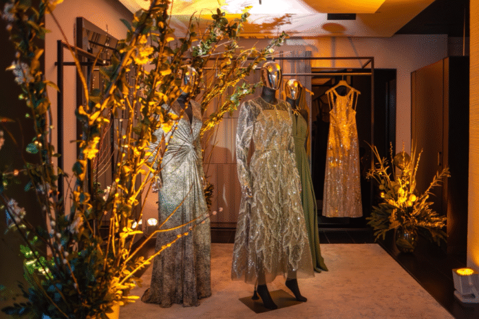 La mujer Elie Saab redefine el concepto de aventura que brinda la colección Ready-To-Wear Spring/Summer 2025 Inspirada en la belleza natural y la sofisticación contemporánea, la colección Spring/Summer 2025 de Elie Saab combina la delicadeza de los tonos tierra con la fluidez de las siluetas etéreas.