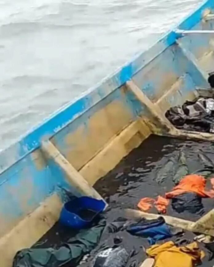 Ministro Cabello confirmó el hallazgo de embarcación con 14 fallecidos En su programa semanal 'Con el mazo dando', transmitido por el canal estatal Venezolana de Televisión, Cabello dijo que autoridades venezolanas hallaron la embarcación en la región Delta del país, aunque no precisó la fecha.