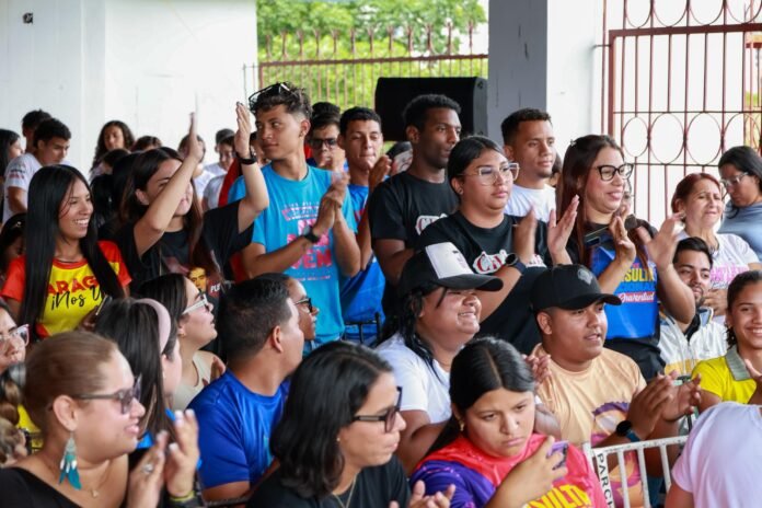 Jóvenes del PSUV en Aragua diseñan proyectos en asambleas comunales